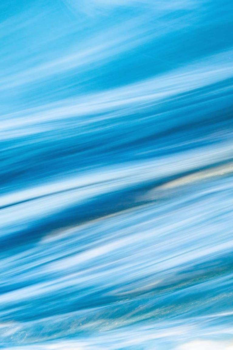 close up photo of abstract blue background